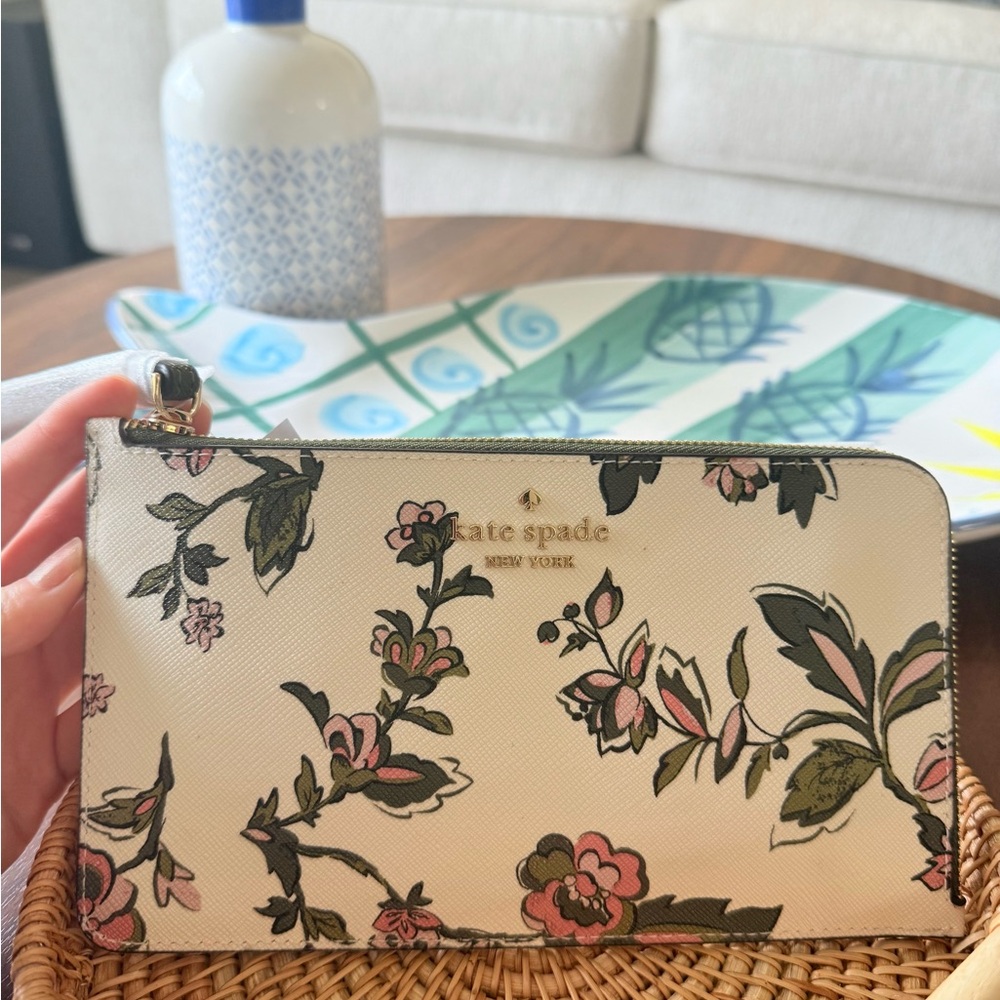 Kate Spade Lucy Flora Medium L-zip Wristlet KL855 Meringue Multi NWT 💚🤎